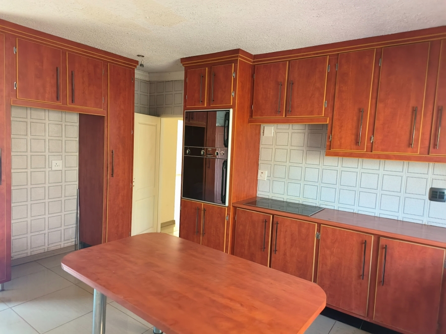 To Let 2 Bedroom Property for Rent in Promosa North West